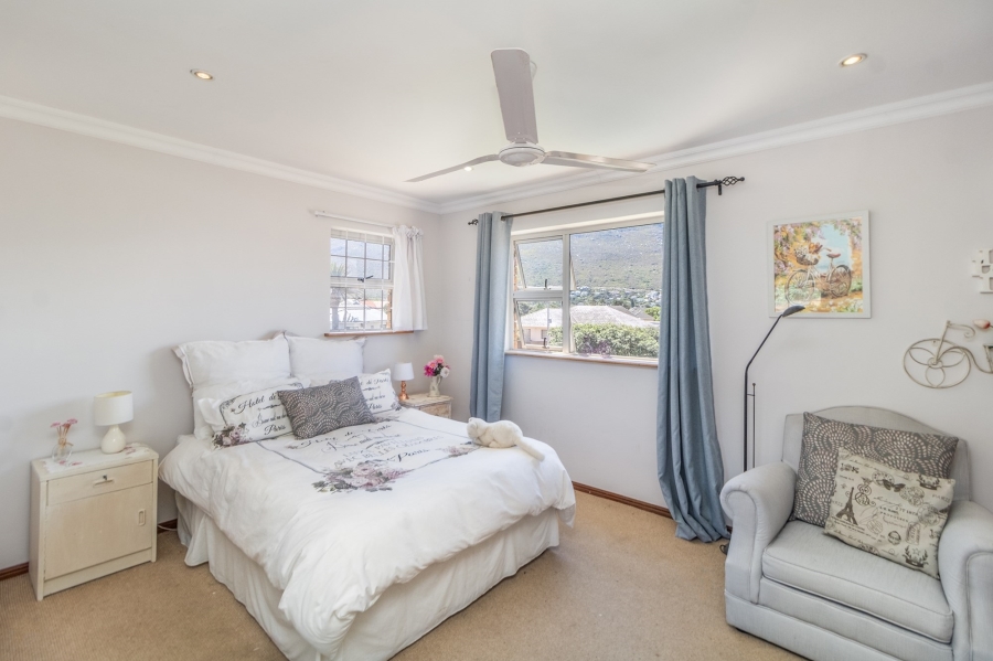 4 Bedroom Property for Sale in Fish Hoek Western Cape